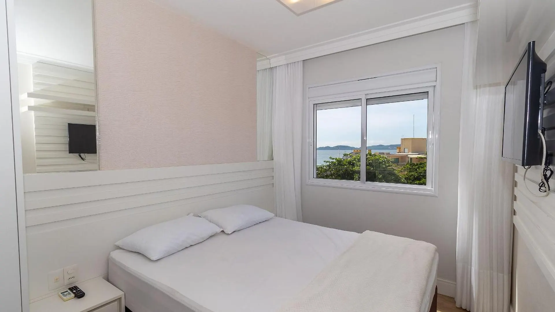 Apartment Varandas Do Atlantico 306A - Excelente Apartamento Em Condominio De Luxo A Beira Mar - Piscina Climatizada - Academia - Bombinhas